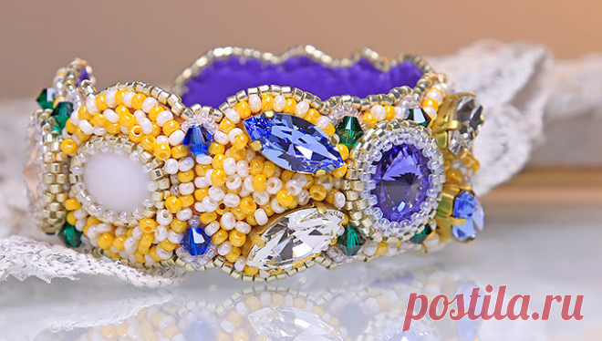 Купить Браслет Бантики - фиолетовый, васильковый, сапфировый, браслет, браслет на руку, браслет с кристаллами
