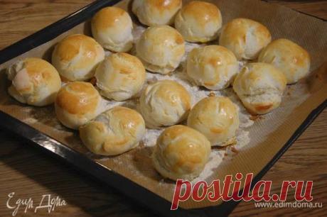 Сдобные булочки. Ингредиенты: мука, яйца куриные, сливочное масло
