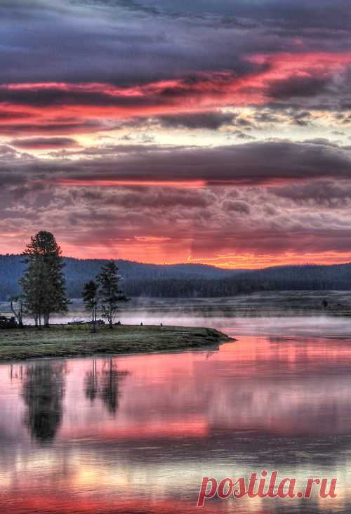 Yellowstone National Park....REFELECTIONS   |   Pinterest • Всемирный каталог идей