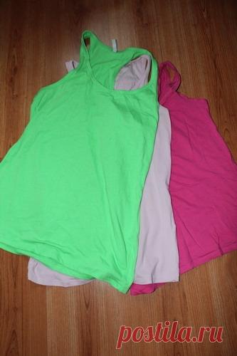 Яркий коврик из старых футболок и остатков пряжи