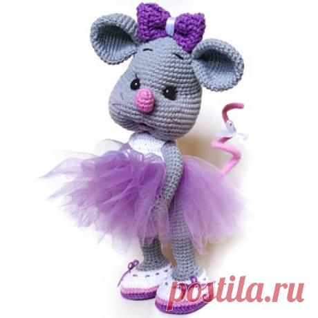 Мышка амигуруми. Схемы и описания для вязания игрушек крючком! Бесплатное дополнение к мастер-классу Татьяны Макаровой от @buba.toy по вязанию мышки крючком. Высота вязаной игрушки около 23 см без учёта ушек. Для…