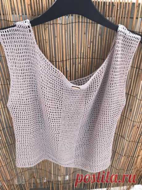 Топ #крючком.
Крючком 2, нитки типа Ирис 4 мотка по 30 гр, авторский дизайн