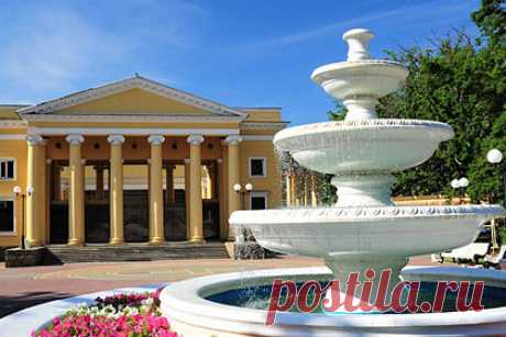 В Сочи впервые пройдет фестиваль Русской музыки. В Сочи 16 и 17 октября пройдет Первый фестиваль Русской музыки, приуроченный к 800-летию Святого благоверного князя Александра Невского. Мероприятие состоится на исторической сцене Летнего парка имени Фрунзе. Его организовали Сочинская Камерная Филармония и управление культуры администрации города.