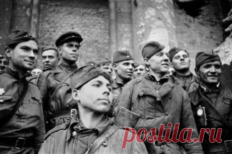 Почему Сталин вернул погоны в 1943 году