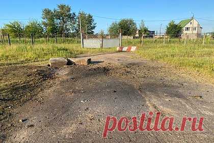Атаковавшие Подмосковье беспилотники упали возле артскладов Таманской дивизии. Беспилотники, атаковавшие Подмосковье утром 21 июня, упали возле артиллерийских складов Таманской дивизии в поселке городского типа Калининец в Наро-Фоминском городском округе. Об этом сообщил очевидец. Незадолго до падения два дрона были замечены в районе деревни Кобяково и над совхозом Архангельский.