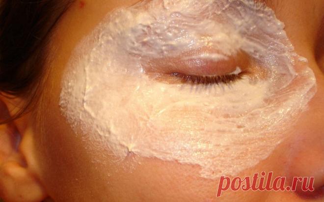 Вот как убрать нависшее веко без операции: к четверти стакана молока добавляю…