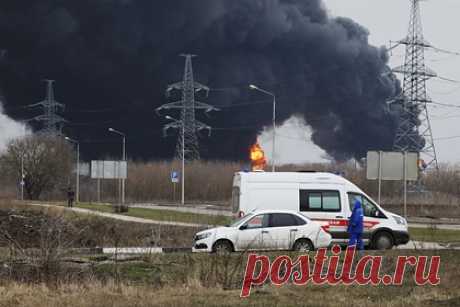 Стало известно о еще одном обстрелянном предприятии в Белгороде. Предположительно, из-за обстрела пострадало здание ООО «Техсапфир» на территории промпарка Северный в Белгороде. Об этом рассказал руководитель предприятия Авак Овагимян. Он уточнил, что здание предприятия зацепило осколками. Накануне под Белгородом обстреляли здание типографии «Константа».
