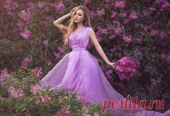 Спи, моя любимая,
Очень крепко спи.
Пусть тебе приснятся
Сказочные сны.
Пусть тебе приснится
Огромная звезда,
Светящая на небе
Только для тебя.
Сны твои спокойные,
Теплые и знойные,
Нежные и страстные,
Добрые, прекрасные.
Пусть ночь приносит тебе счастье,
Наслаждение, покой.
Я же рядом с тобой буду,
Я всегда буду с тобой.
Спи, моя родная,
Любимая моя.
Ангелом — хранителем
Буду для тебя.