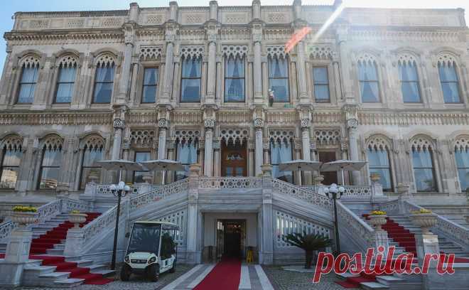 Российская делегация подтвердила время начало переговоров в Стамбуле. Российская делегация подтвердила, что переговоры с Украиной в Стамбуле стартуют во дворце Чираган в 13:00 мск, сообщает ТАСС.