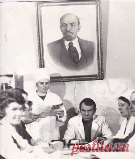 Хлебозавод. Директор Петр Иванович Кузеев.