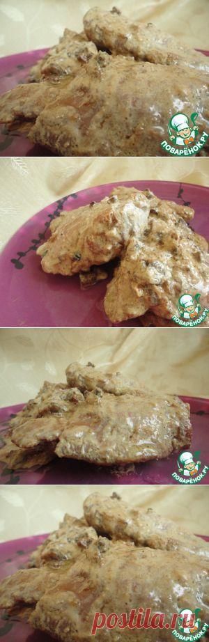 Куриные бедра тушеные под сливочно-грибным соусом - кулинарный рецепт