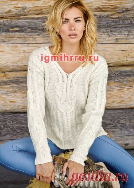 Джемпер с V-вырезом и арановым вензелем