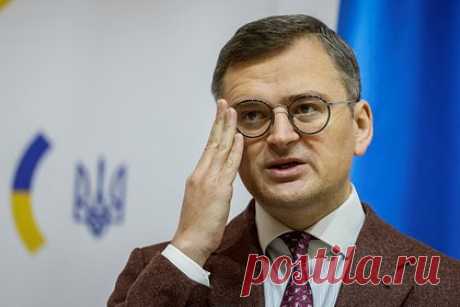 На Украине согласились попрыгать и сплясать ради членства в Евросоюзе. Глава МИД Украины Дмитрий Кулеба заявил, что Киев готов при необходимости попрыгать и сплясать, чтобы выполнить условия для членства страны в Европейском союзе (ЕС). «Все ключевые рекомендации Венецианской комиссии были внедрены в украинское законодательство. (...) Мы можем попрыгать, сплясать», — сказал он.