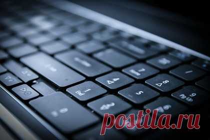 Россиян призвали соблюдать «цифровую гигиену» для защиты от мошенников. Аналитик по информбезопасности «Лиги цифровой экономики» Артур Янбулатов призвал россиян соблюдать «цифровую гигиену» для защиты от мошенников и безопасности аккаунтов, в том числе на «Госуслугах». Он посоветовал использовать сложные пароли, двухфакторную аутентификацию и не пренебрегать средствами защиты от взлома.