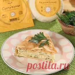 Пирог с сулугуни и адыгейским сыром