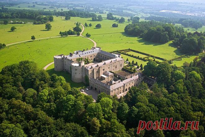 Средневековые замки Уэльса (Англия). Замок 