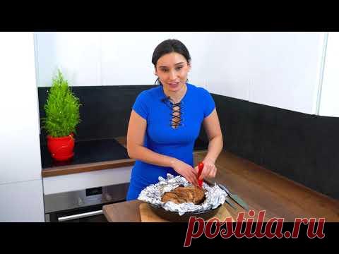 3 царских блюда из МЯСА и ФАРША на Новый Год 2022! Очень вкусные и простые рецепты из мяса - YouTube• Свинина – 1,8 кг (ошеек) 
• Соль – 2 ч.л. (по вкусу) 
• Черный перец – по вкусу 
• Красный острый перец – 0,5 ч.л. (по вкусу) 
• Приправа «Средиземноморские травы» - 1 ч.л. https://www.kamis-pripravy.ru/ 
• Горчица – 2 ст.л. 
• Мед – 2 ст.л. 
• Коньяк – 3 ст.л. 
• Чеснок – 10 зубчиков • Чернослив – 200 г (лучше брать копченый чернослив) 
• Грецкий орех – 10 четвертинок