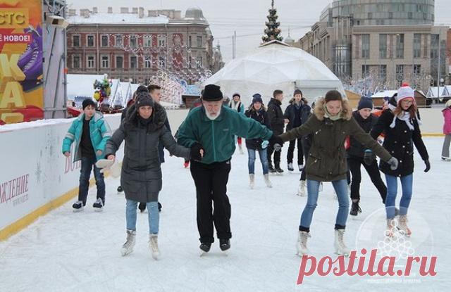 Десятая Санкт-Петербургская Рождественская ярмарка 2015. Пионерская площадь. Пионерская площадь. Санкт-Петербург