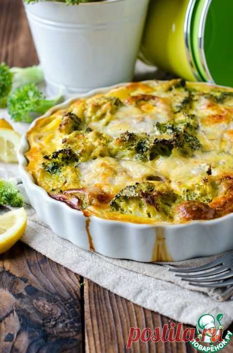 Запеканка с рыбой, картофелем и брокколи.