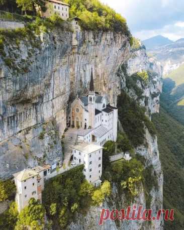 Сооружения, увидев которые хочется воскликнуть: «Как они вообще это построили?»