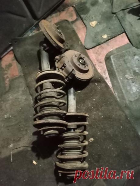 Передние стойки в сборе на ИЖ-ОДУ 2126-2717,: 1 200 грн. - Автозапчасти Киев на Olx