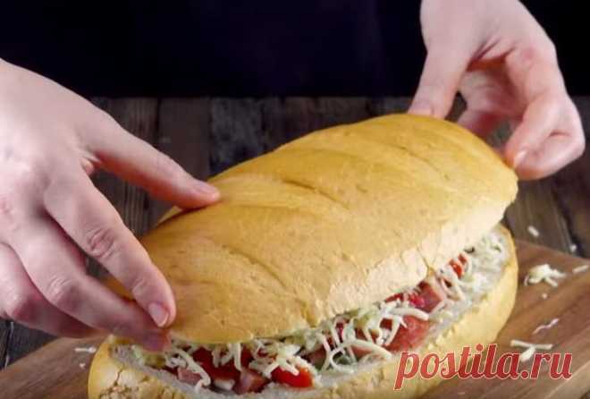 Дёшево и вкусно: готовим пиццу из батона / Как сэкономить