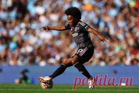 АПЛ расследует трансферы футболистов из «Анжи» в «Челси». Английская премьер-лига (АПЛ) проводит расследование, связанное с обстоятельствами перехода форварда Самюэля Это'О и полузащитника Виллиана из махачкалинского «Анжи» в лондонский «Челси». Уточняется, что при подписании контрактов с игроками в 2013 году англичане совершили некие тайные выплаты российским организациям.