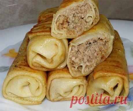 20 Самых вкусных начинок для блинчиков
1.  Блины с начинкой из яиц 
Состав: 4 яйца, 50 гр. зеленого лука, 5-10 гр. укропа, соль. 
Отварить 4 яйца. Натереть вареные яйца на терку. Обжарить зеленый лук 50 гр. Укроп 5-10 гр. Соль по вкусу. 

2. Творожная начинка в блины 
Состав: Творог 500 гр., 1 желток яйца, 2 столовые ложки сахара, 50 гр. изюма. 
Берем творог, добавляем в него один желток, сахар, перетираем все с творогом. 
В получившуюся массу добавляем изюм. Предварительн...