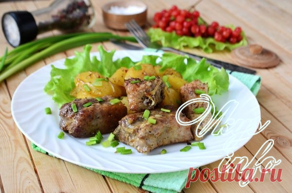 Свиные ребрышки с картошкой в духовке 
Чтобы приготовить вкусный и сытный ужин для семейного застолья, совсем необязательно быть великим гуру в кулинарии. Ведь есть масса блюд, которые просты в приготовлении, а результат получается просто…