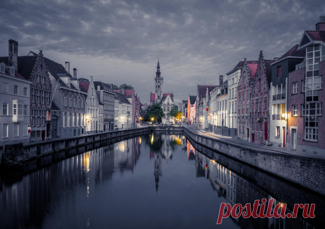 Spiegelrei - Brugge Noir Series I by Marcel Bednarz / 500px