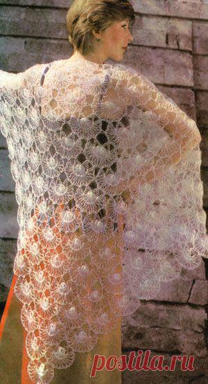 Треугольная шаль, связанная крючком на вилке/Шали. Палантины. Платки. Пончо. Накидки. Пелерины./Вязание/Статьи / Шитье, вязание, рукоделие, бисероплетение