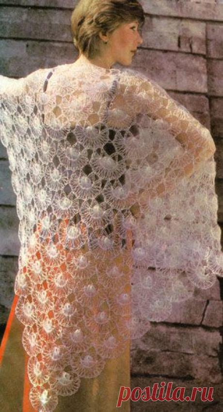 Треугольная шаль, связанная крючком на вилке/Шали. Палантины. Платки. Пончо. Накидки. Пелерины./Вязание/Статьи / Шитье, вязание, рукоделие, бисероплетение