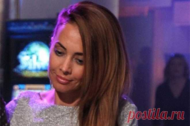 Солистки «Блестящих» объявили о выпуске новой песни с голосом Жанны Фриске. Новым треком певицы хотят почтить память ушедшей коллеги.