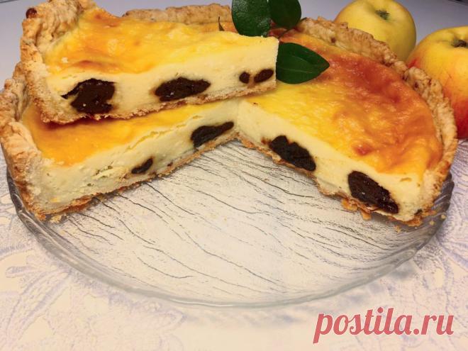 Все попросят добавки. Творожный пирог с черносливом — лучшее лакомство Ингредиенты: Пшеничная мука 200 г Творог 200 г Яйцо 3 шт. Чернослив 225 г Сливочное масло 100 г Сахар 85 г Черносмородиновый ликер 50 мл Фундук 30 г Молоко 2 ст. л. Ванильный сахар 10 г Приготовление: Чернослив замочите в алкоголе...