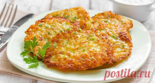 Как приготовить вкусные драники быстро и без тёрки. Есть одна хитрость: делюсь Драники — это национальное блюдо белорусской кухни. Предположительно, в Беларусь оно попало из Польши, так как рецепты польских лепешек из картошки похожи на классические драники. Сейчас это блюдо вышло далеко за пределы стран создателей. Картофельные лепешки используются для приготовления множества блюд. Даже в современном фаст фуде часто используются драники. Изначально их применяли в качестве дополнения […]