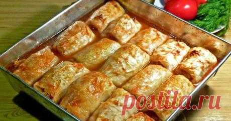 Попробовала мясные голубцы с соусом в духовке. Теперь готовлю только так Раньше я никогда не пробовала готовить голубцы в духовке. Но когда мне случайно попался на глаза этот рецепт, я сразу решила привести его в исполнение. Голубцы получились очень вкусными, и мой муж попросил их готовить по этому рецепту. С тех пор готовлю их только так.Все остаются сытыми и