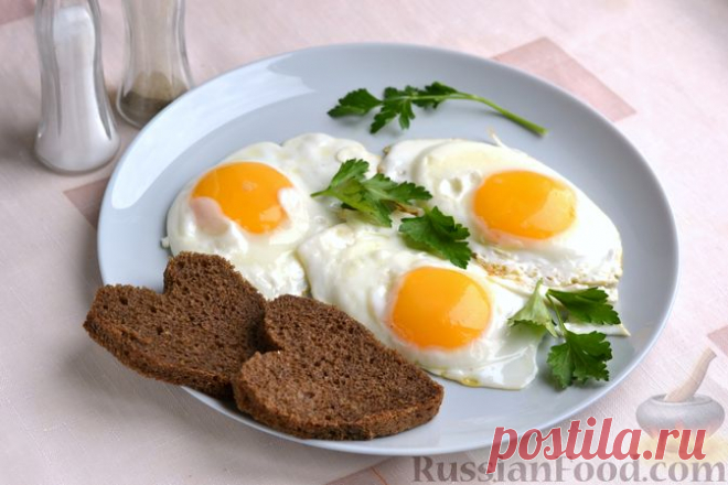 Рецепт: Яичница-глазунья на сливочном масле на RussianFood.com
