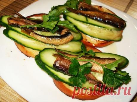 Бутерброды на праздничный стол — 20 простых и вкусных рецептов