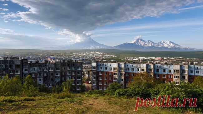 Петропавловск-Камчатский находится вне зоны угроз цунами, заявил губернатор