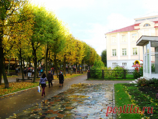 Улица Октябрьской революции в Смоленске. Осенний вечер.    ----    Autumn Street In Smolensk  Free Stock Photo HD - Public Domain Pictures