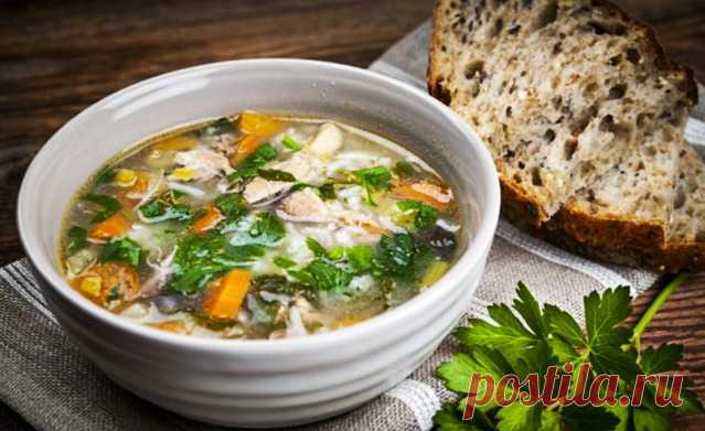Суп с курицей и вермишелью - 9 очень вкусных рецептов вермишелевого супа с курицей
 Куриный вермишелевый суп приготовить очень легко. Простые ингредиенты найдутся на любой кухне. Он очень нравится маленьким детям, как и суп с клецками, едят они его с большим удовольствием.