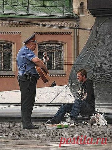 МЕНТ ВСЯКО РАЗНО ЛУЧШЕ СЫГРАЕТ.....