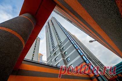 Названы подмосковные районы с подешевевшими квартирами. Департамент новостроек и аналитический центр «ИНКОМ-Недвижимость» составили рейтинг районов Подмосковья с самыми низкими ценами на первичное жилье. Больше всего квартиры в новостройках подешевели в Егорьевском и Волоколамском районах Московской области — на 32 и 17 процентов соответственно.