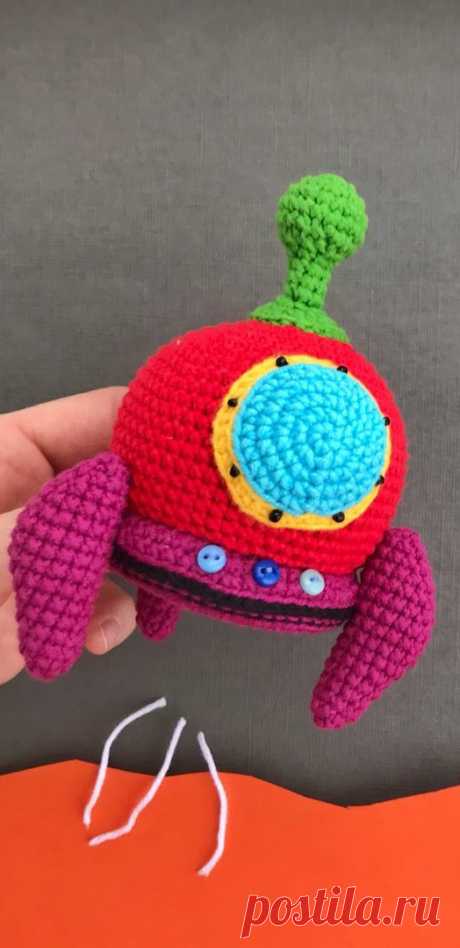 PDF Спутник крючком. FREE crochet pattern; Аmigurumi toy patterns. Амигуруми схемы и описания на русском. Вязаные игрушки и поделки своими руками #amimore - Космическая ракета, космолёт, космос, спутник.