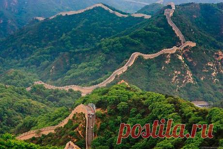 Разноцветные горы - Великая китайская стена.