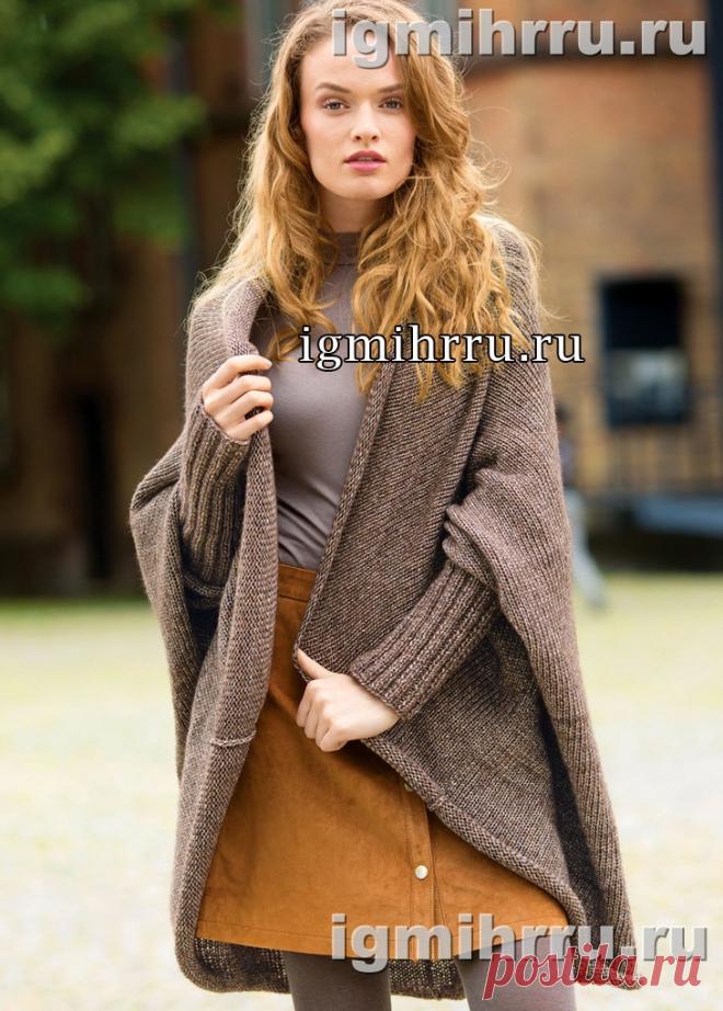 Просторный коричневый жакет с высокими планками рукавов. Вязание спицами