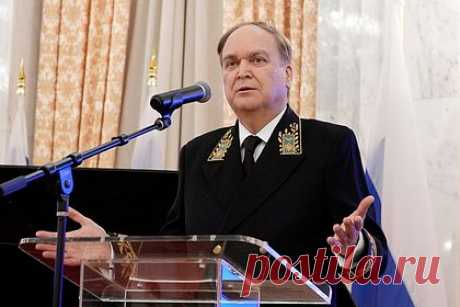 Антонов назвал осквернение часовни в Вашингтоне разбоем русофобов. Посол России в Вашингтоне Анатолий Антонов назвал осквернение православной часовни в столице США разбоем «движимых ненавистью» русофобов. Отмечается, что вандалы взломали двери, разбили окна и залили краской фрески в часовне на русском участке кладбища Рок-Крик в Вашингтоне.
