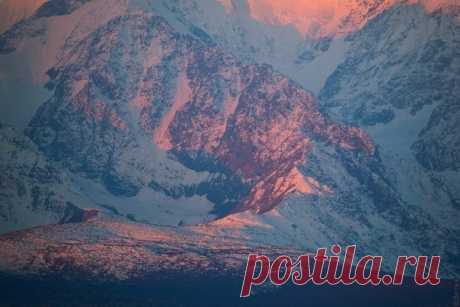 Рассвет на Северо-Чуйском хребте, Горный Алтай, Россия