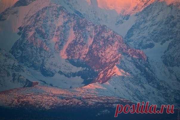 Рассвет на Северо-Чуйском хребте, Горный Алтай, Россия