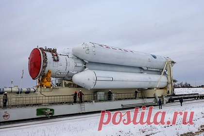 На космодроме Восточный начали сборку головной части «Ангары». На космодроме Восточный штатно отработало технологическое оборудование стартового комплекса «Ангара». Об этом в Telegram сообщила госкорпорация «Роскосмос». «Головной обтекатель готов к накатке на связку разгонного блока с полезной нагрузкой», — добавили в госкорпорации.